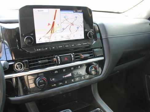 Used 2022 Nissan Pathfinder SL w/ SL Premium Package image 8