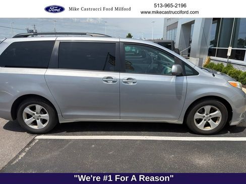 Used 2014 Toyota Sienna LE FWD image 4