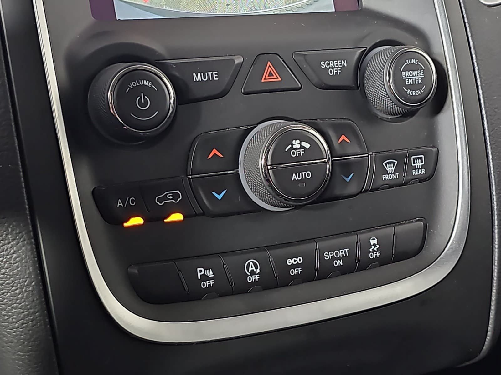 Used 2019 Dodge Durango SXT AWD/4WD image 21