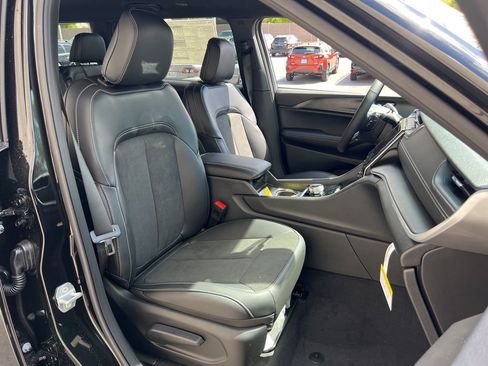 New 2025 Jeep Grand Cherokee L Laredo AWD/4WD image 23
