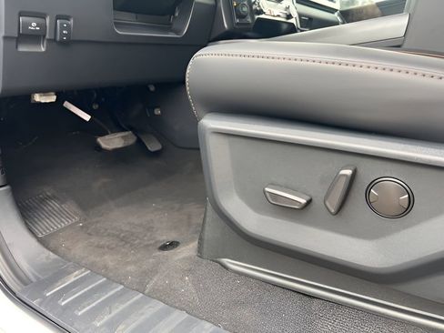 New 2026 Ford F350 Lariat w/ Lariat Premium Package image 24