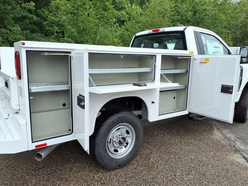 New 2025 Ford F250 XL w/ FX4 Off-Road Package AWD/4WD image 12