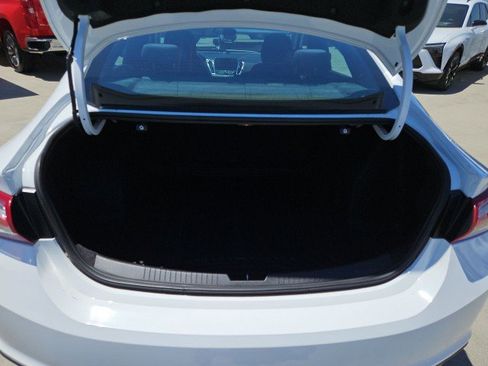 Used 2021 Chevrolet Malibu LT FWD image 25