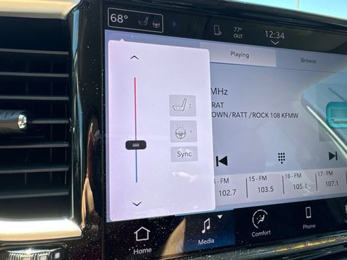 Certified 2023 Chrysler Pacifica Touring-L FWD image 7