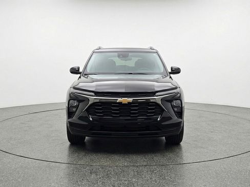 Used 2025 Chevrolet TrailBlazer LT image 2