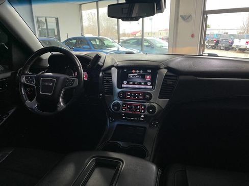 Used 2015 GMC Yukon SLT image 32