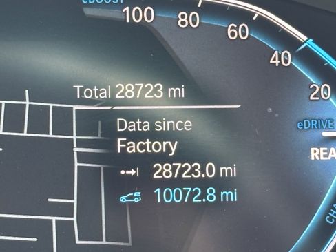 Certified 2023 BMW 530e w/ Premium Package RWD image 22