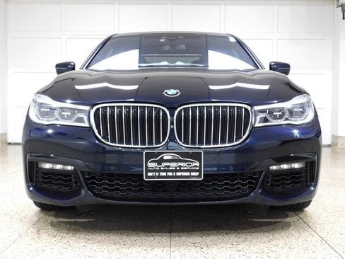 Used 2019 BMW 750i xDrive AWD/4WD image 2