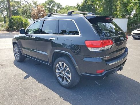 Used 2017 Jeep Grand Cherokee Overland AWD/4WD image 4