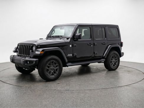 Used 2025 Jeep Wrangler Unlimited Sport AWD/4WD image 3