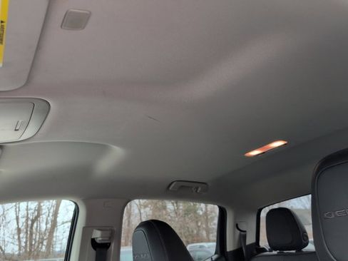 Used 2018 GMC Canyon Denali image 30