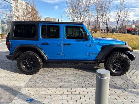 Used 2024 Jeep Wrangler Willys image 7