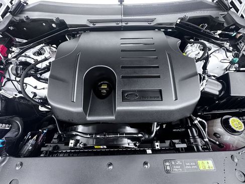 Used 2024 Land Rover Defender 130 S image 17