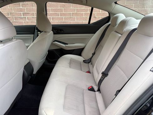 Used 2025 Nissan Altima 2.5 SV FWD image 16