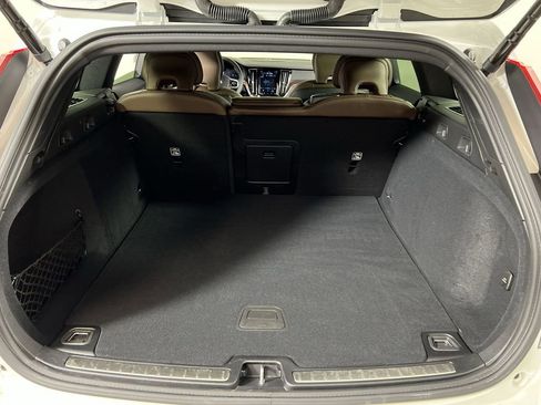 Certified 2024 Volvo V60 B5 Cross Country Ultimate image 21