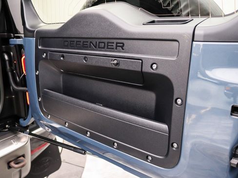 Used 2023 Land Rover Defender 110 X-Dynamic SE AWD/4WD image 31