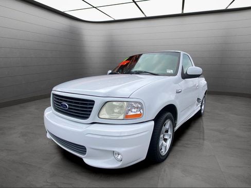 Used 2001 Ford F150 Lightning image 1