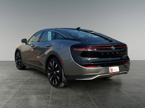 Used 2025 Toyota Crown Platinum image 6