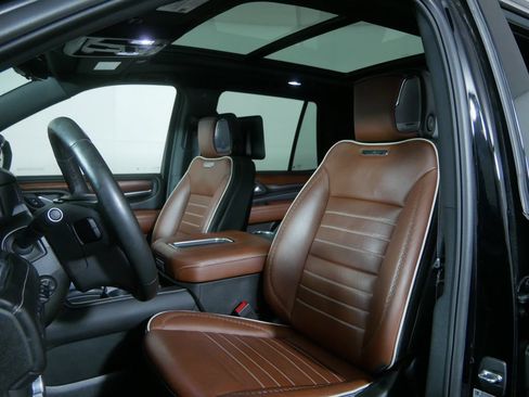 Used 2024 GMC Yukon Denali Ultimate AWD/4WD image 9