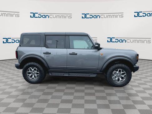 Used 2025 Ford Bronco Badlands AWD/4WD image 2