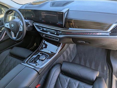 Certified 2025 BMW X7 xDrive40i w/ Premium Package image 23