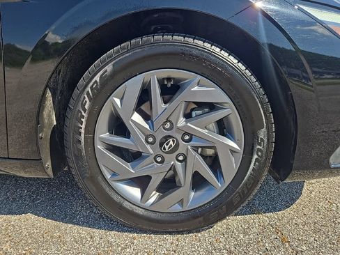 Used 2024 Hyundai Elantra SEL FWD image 28