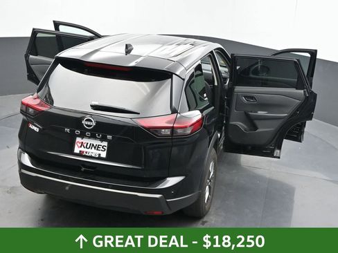 Used 2024 Nissan Rogue S image 86