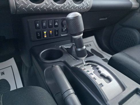 Used 2009 Toyota FJ Cruiser Base 4x4 4dr SUV 5A image 48