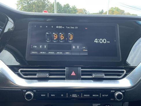 Used 2022 Kia Niro EX w/ Cold Weather Package image 13
