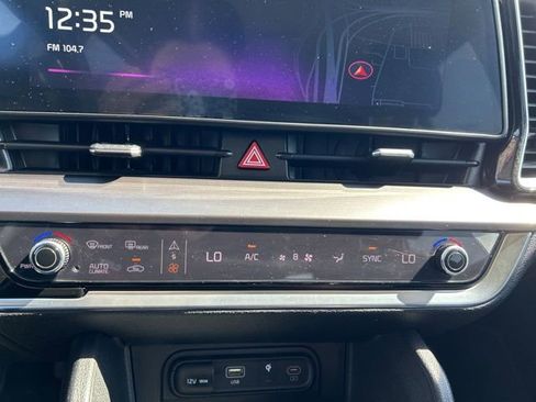 Used 2025 Kia Sportage EX image 23