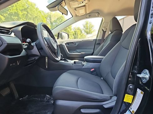 Used 2020 Toyota RAV4 LE w/ All Weather Liner Package AWD/4WD image 15