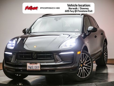 Certified 2026 Porsche Macan AWD/4WD image 1