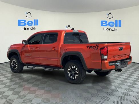 Used 2018 Toyota Tacoma TRD Off-Road w/ Technology Package RWD image 3