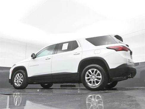 Used 2022 Chevrolet Traverse LS FWD image 35