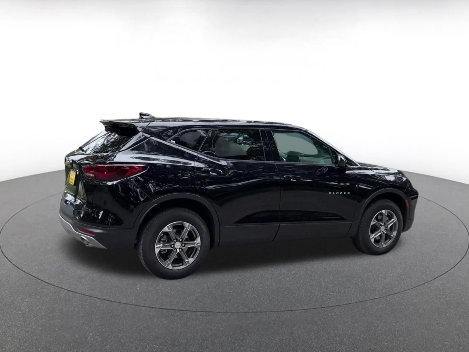 Used 2026 Chevrolet Blazer LT FWD image 14