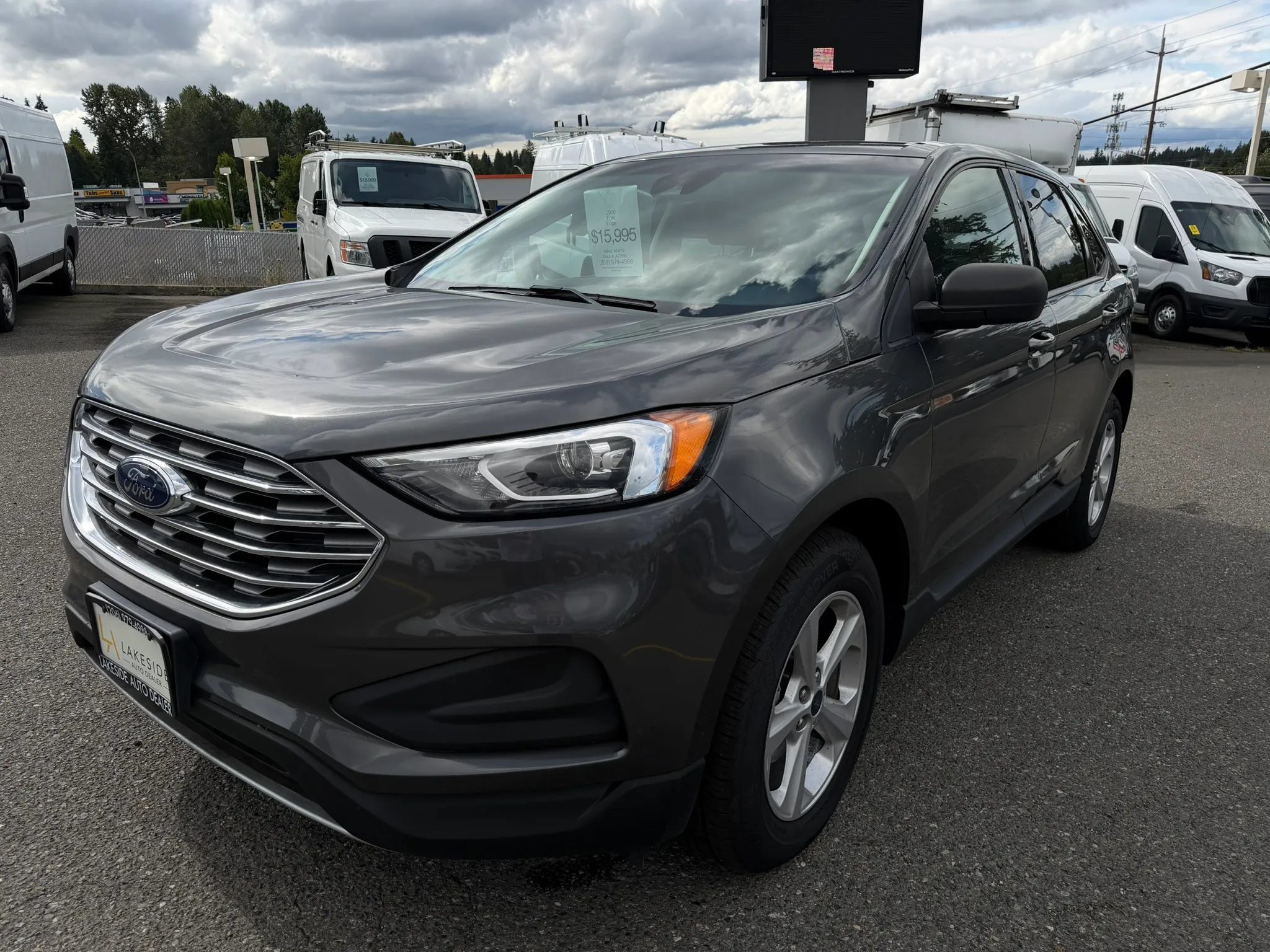 Used 2020 Ford Edge SE FWD image 13
