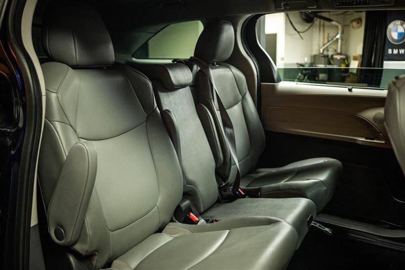 Used 2023 Toyota Sienna XLE FWD image 13