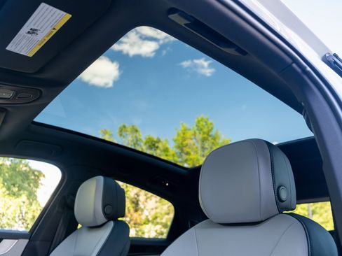 New 2026 Porsche Cayenne S image 19