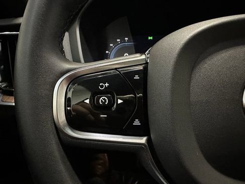 Used 2023 Volvo V60 B5 Cross Country Plus image 12