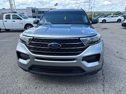 Used 2021 Ford Explorer XLT AWD/4WD image 2
