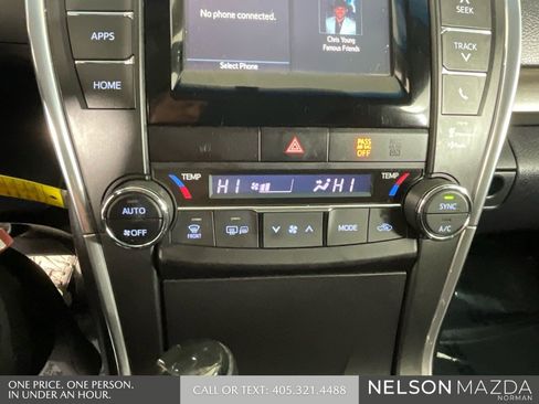 Used 2015 Toyota Camry XLE image 35