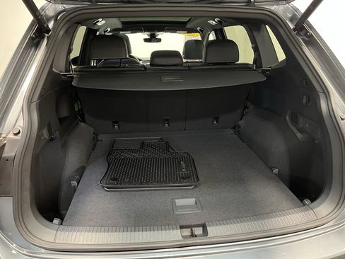 Used 2024 Volkswagen Tiguan SEL R-Line image 19