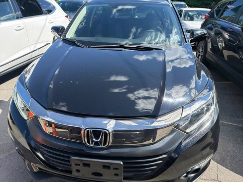 Used 2019 Honda HR-V EX image 2