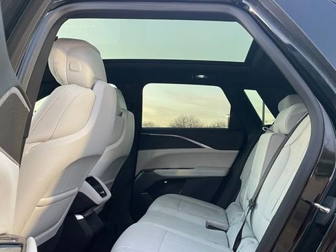 Used 2024 Cadillac Lyriq Sport image 14