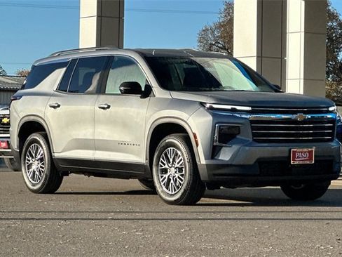 New 2026 Chevrolet Traverse LT image 2