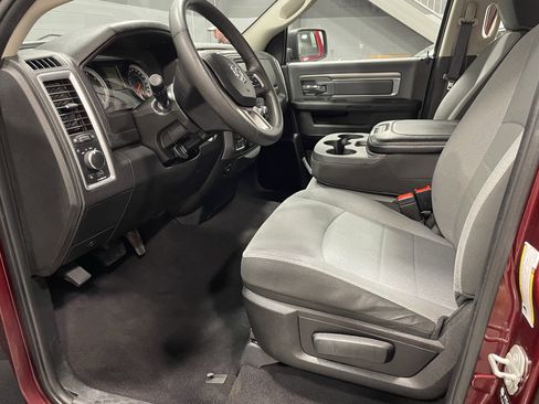 Used 2024 RAM 1500 Classic SLT image 3