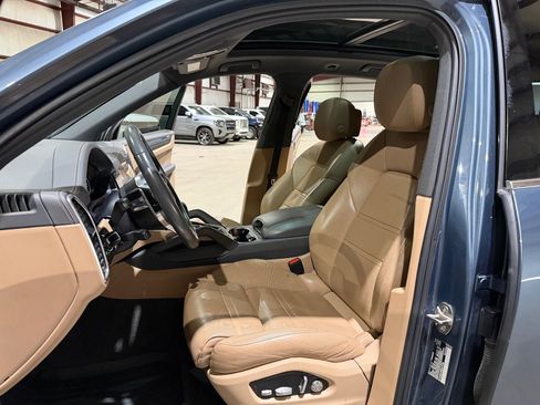 Used 2019 Porsche Cayenne AWD/4WD image 14