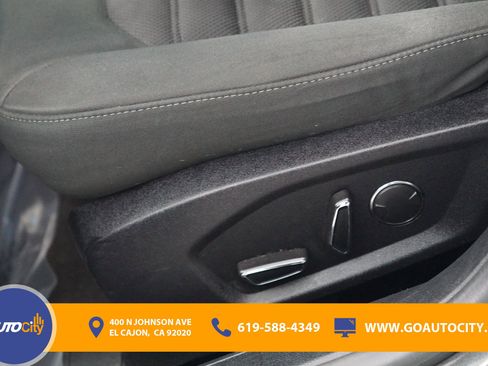 Used 2019 Ford Fusion SE FWD image 17