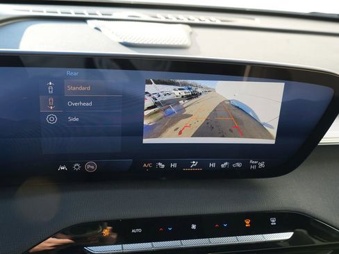 Used 2025 Buick Enclave Preferred image 36