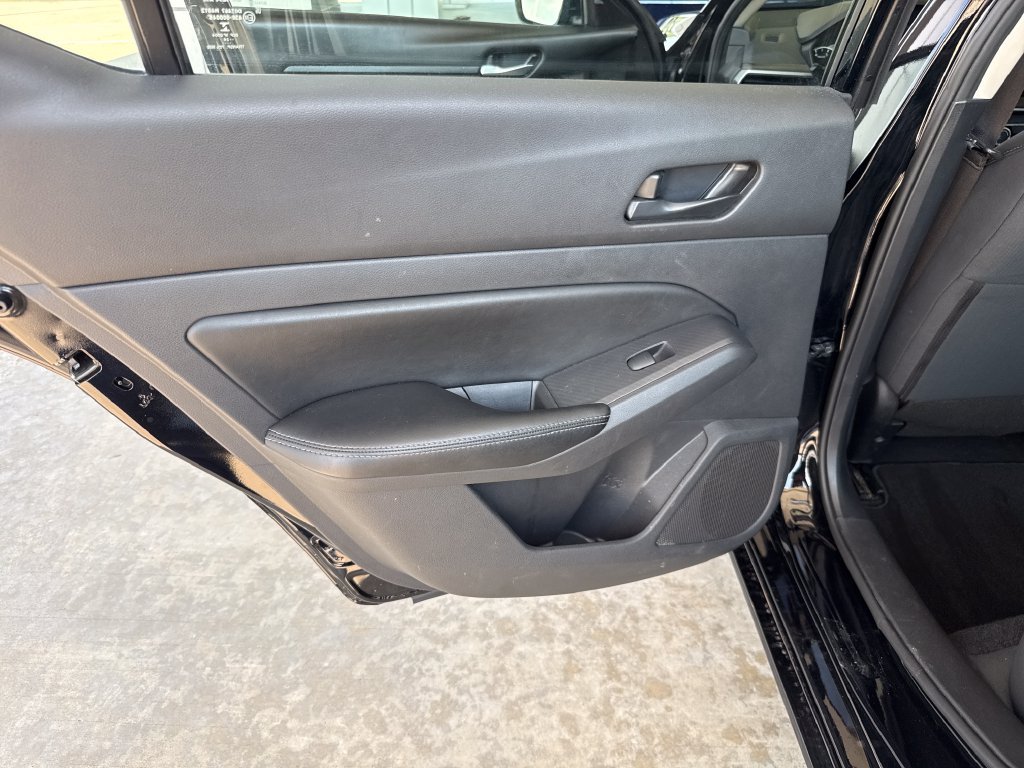 Used 2024 Nissan Altima 2.5 SV FWD image 26